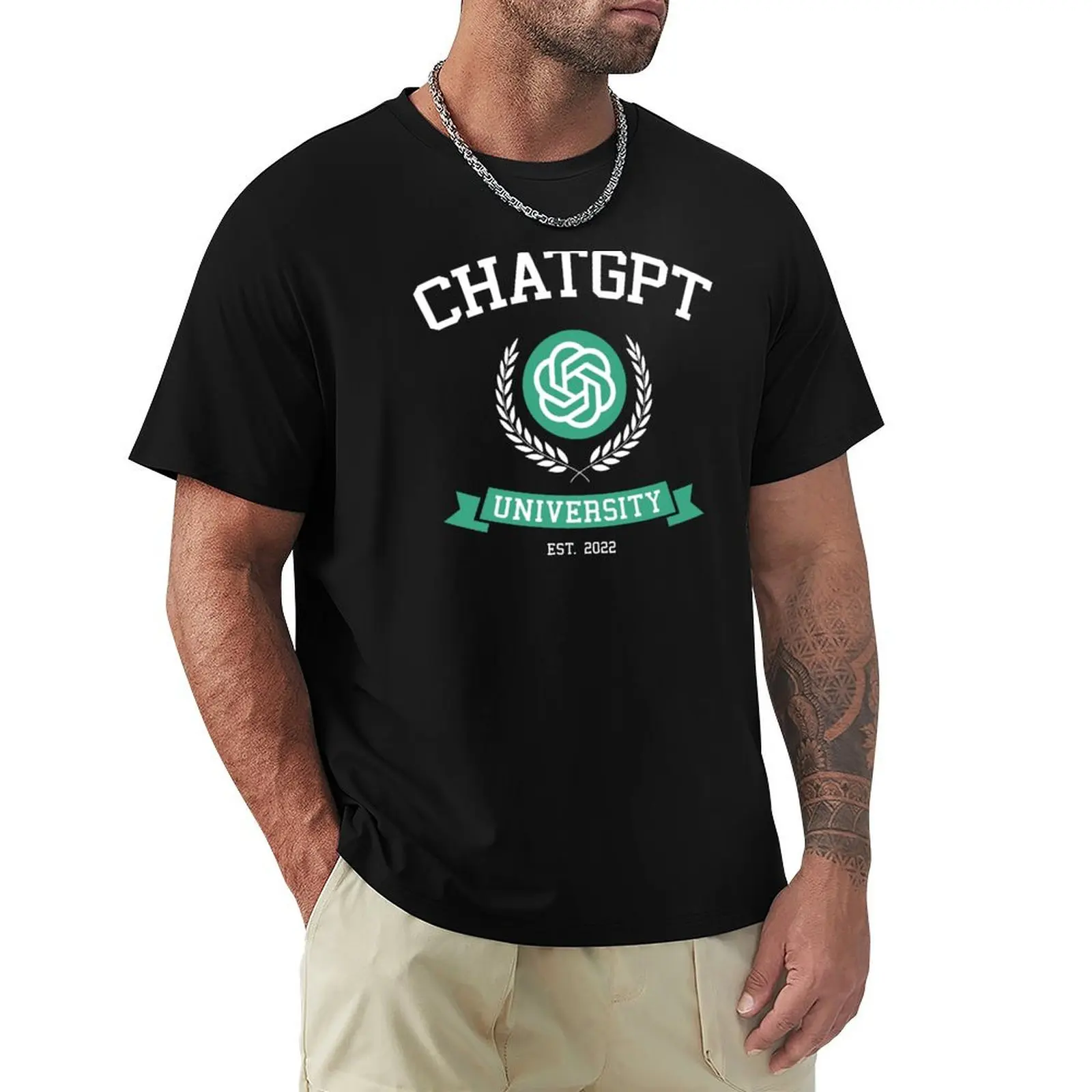 ChatGPT University - funny t s - Men'S Fashion University reseña y precio