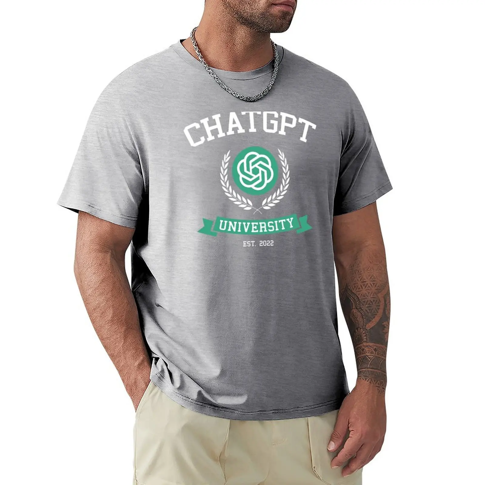 ChatGPT University - funny t s - Men'S Fashion University reseña y precio