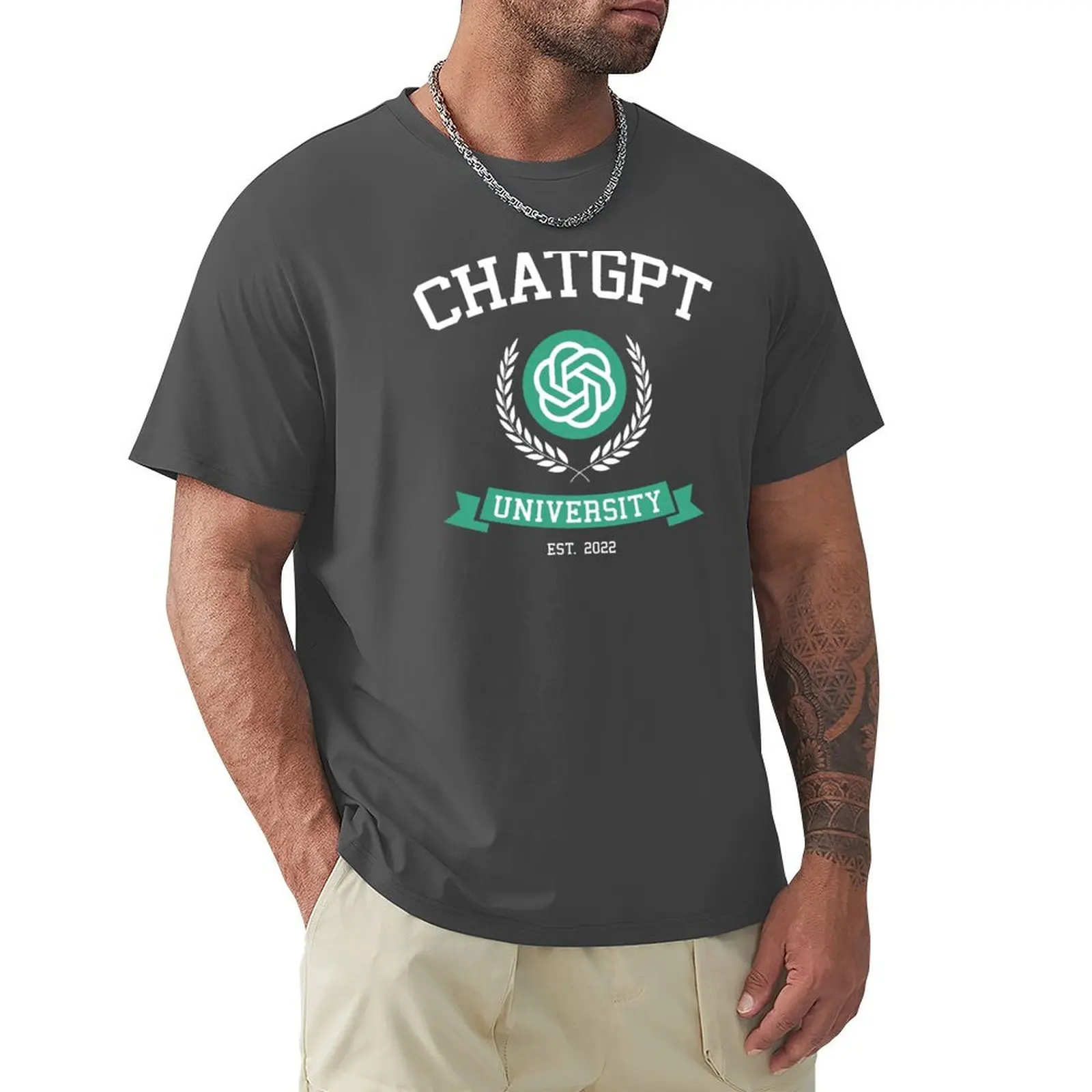 ChatGPT University - funny t s - Men'S Fashion University reseña y precio