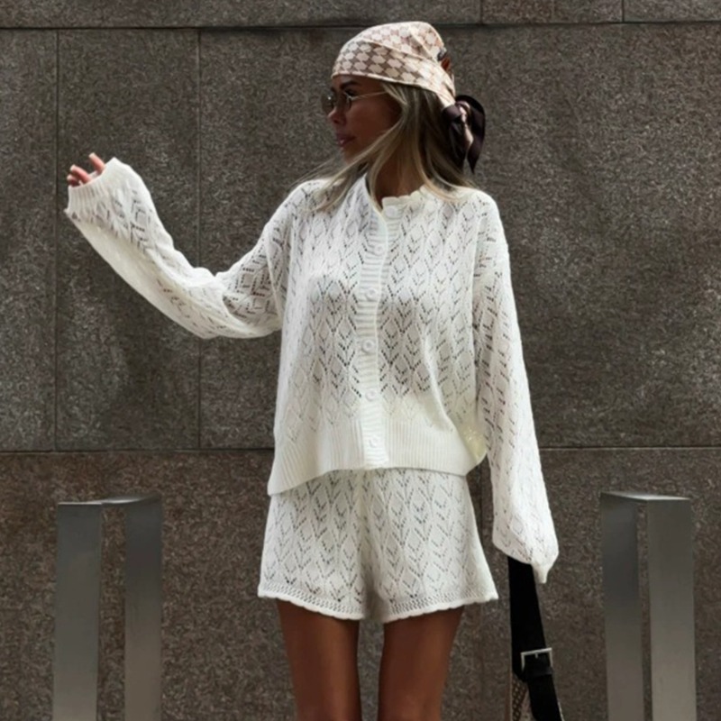 Tuularose White Knit Shorts 2- - Mens Fashion Jumpers reseña y precio